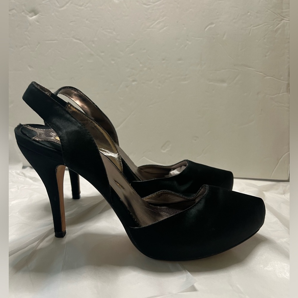 Max Studio Pumps